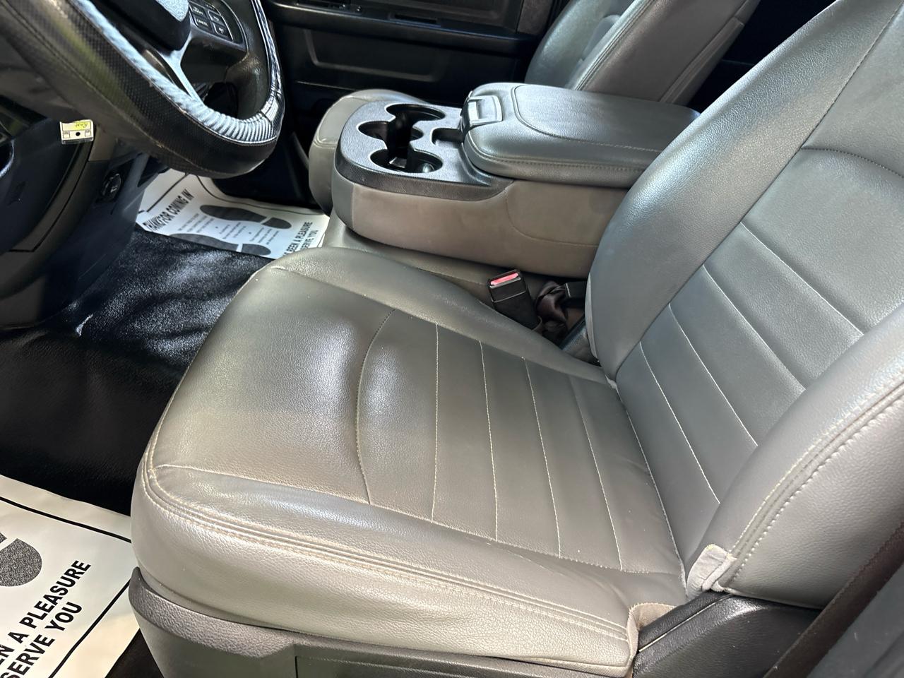 RAM 1500 Tradesman Quad Cab 4WD 2018