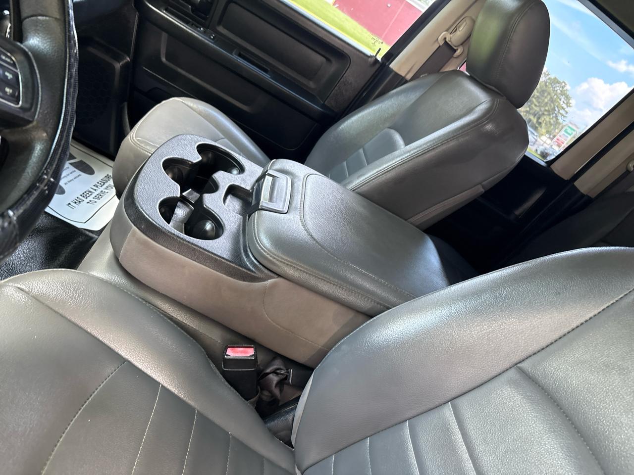 RAM 1500 Tradesman Quad Cab 4WD 2018