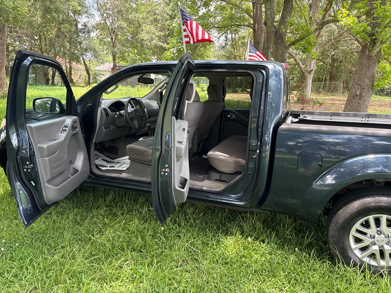 Nissan Frontier SV Crew Cab LWB 5AT 2WD 2016