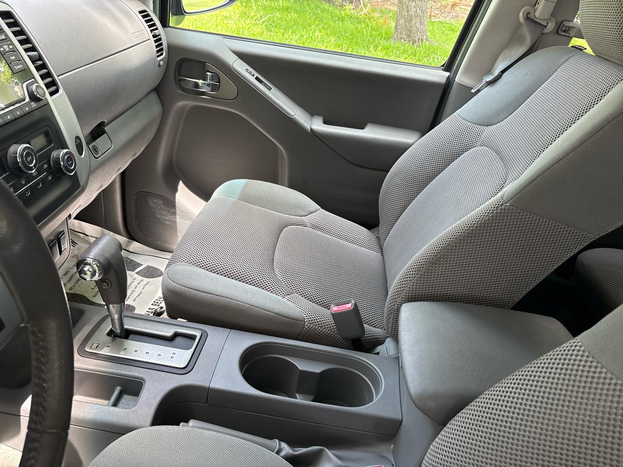 Nissan Frontier SV Crew Cab LWB 5AT 2WD 2016
