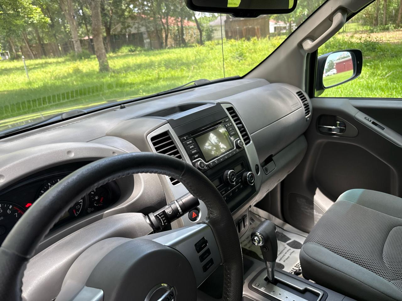 Nissan Frontier SV Crew Cab LWB 5AT 2WD 2016