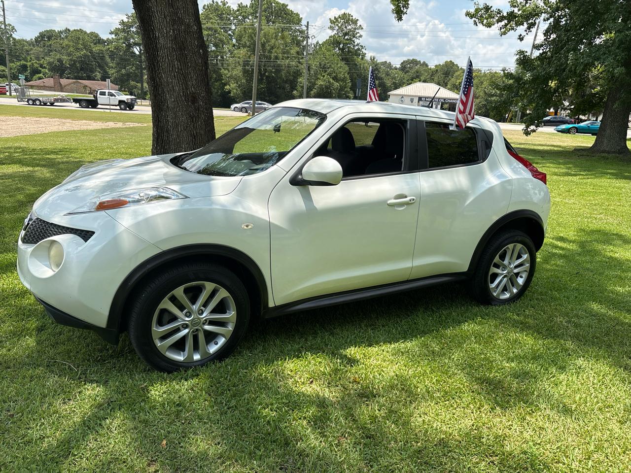 Nissan Juke S FWD 2013