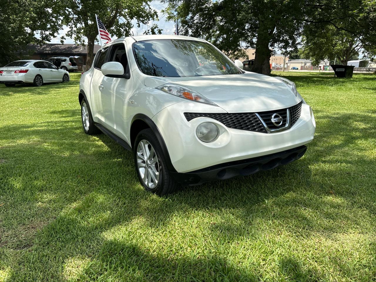 Nissan Juke S FWD 2013