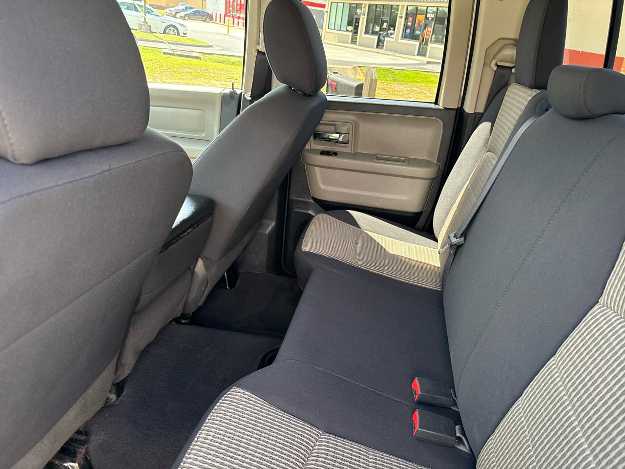 RAM 1500 SLT Quad Cab 2WD 2012