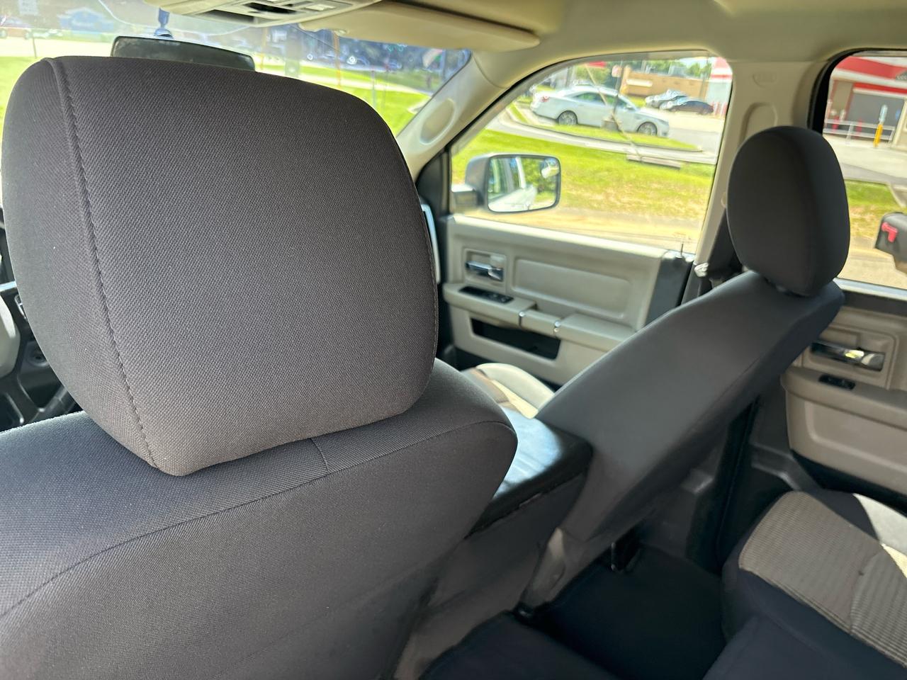 RAM 1500 SLT Quad Cab 2WD 2012
