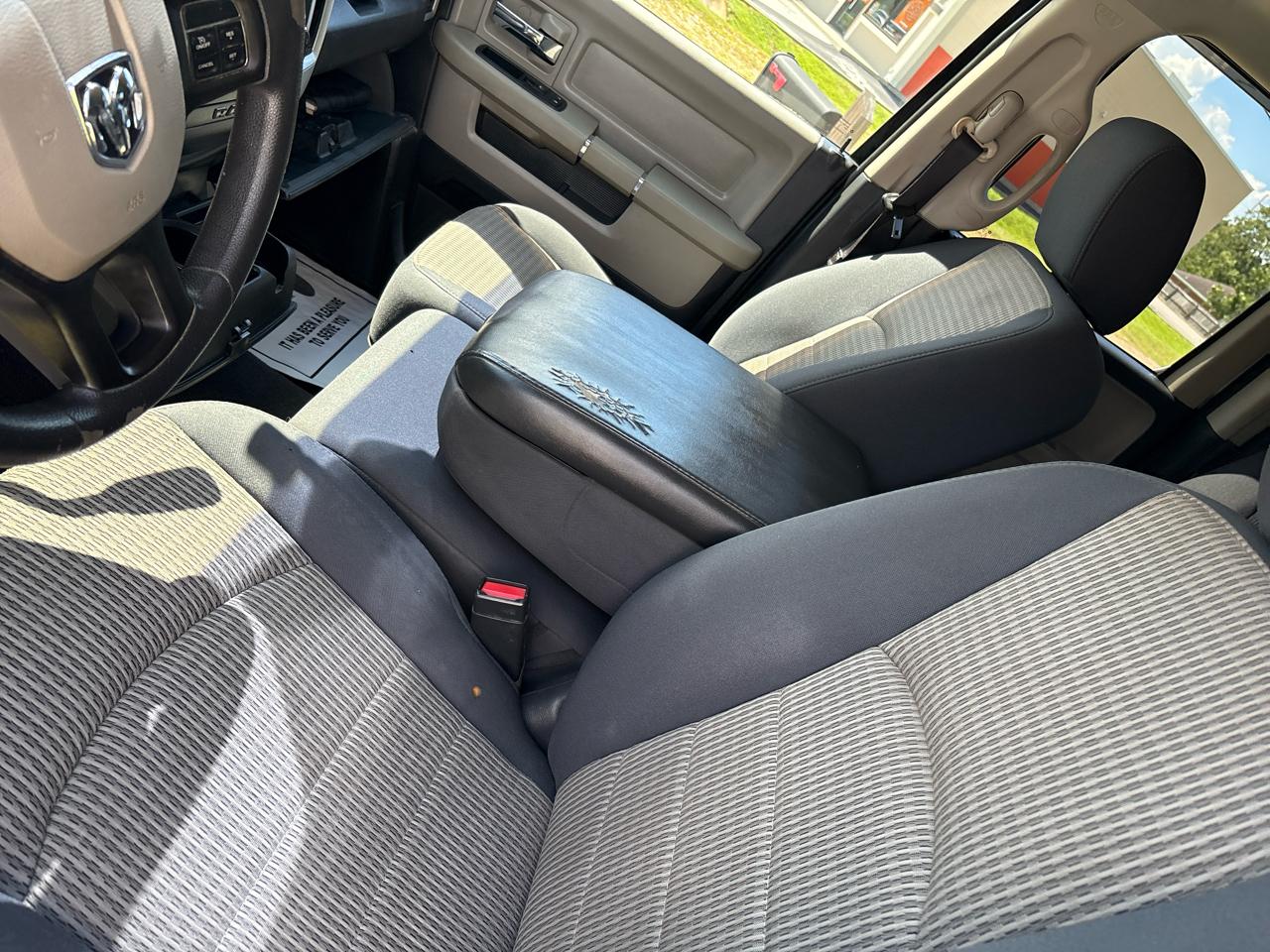 RAM 1500 SLT Quad Cab 2WD 2012