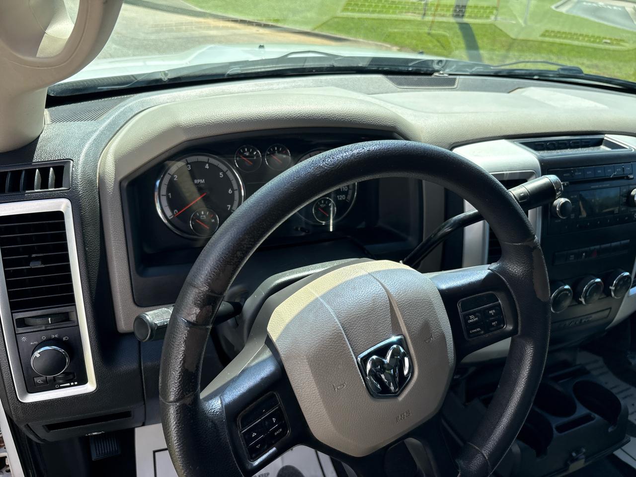RAM 1500 SLT Quad Cab 2WD 2012