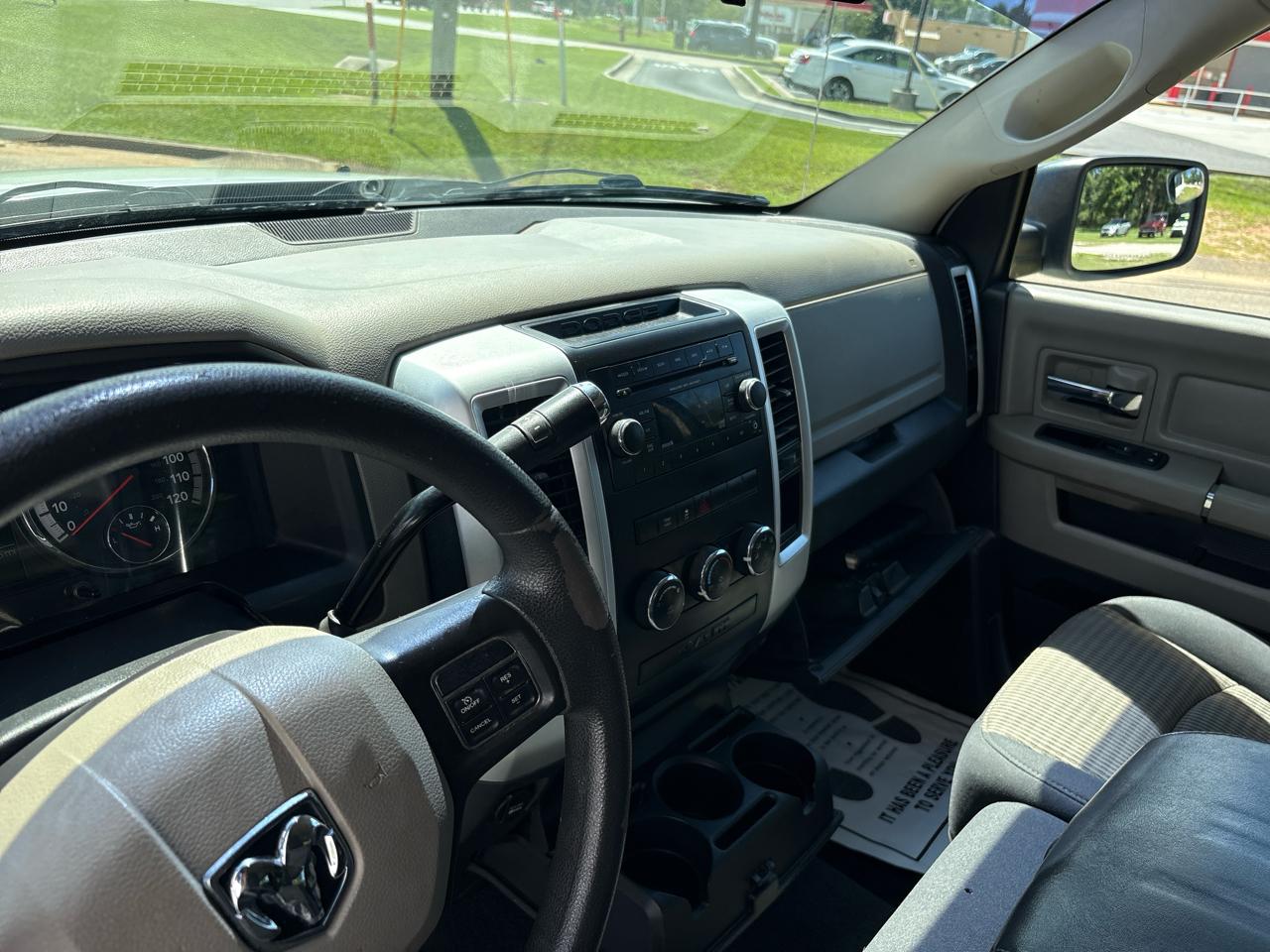 RAM 1500 SLT Quad Cab 2WD 2012