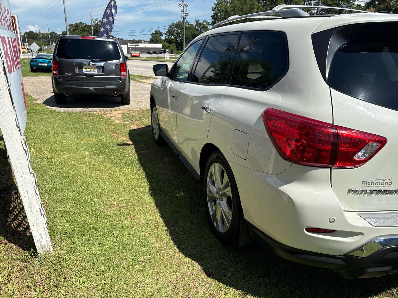 Nissan Pathfinder SL 2WD 2018