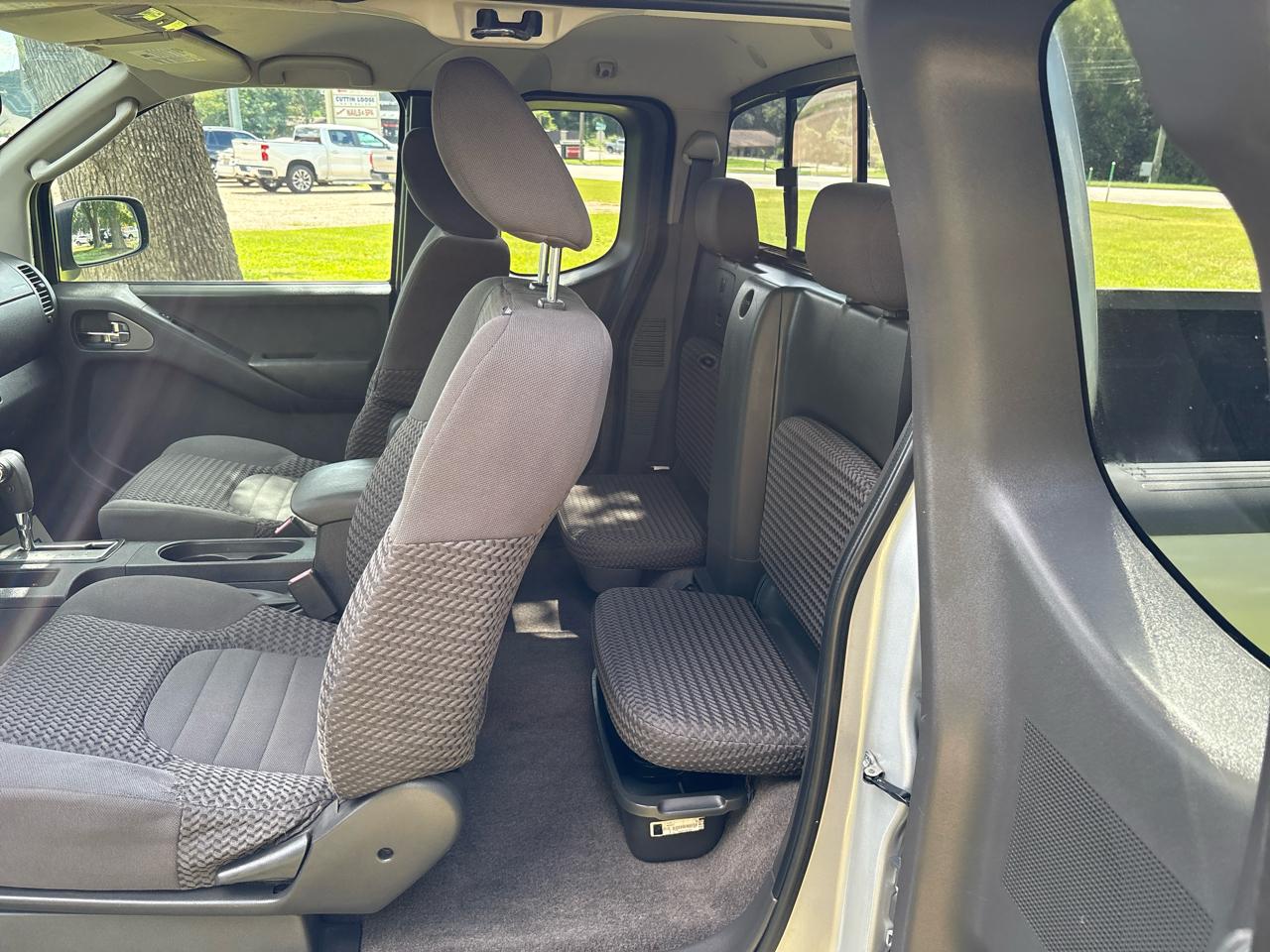 Nissan Frontier SE V6 King Cab 2WD 2010