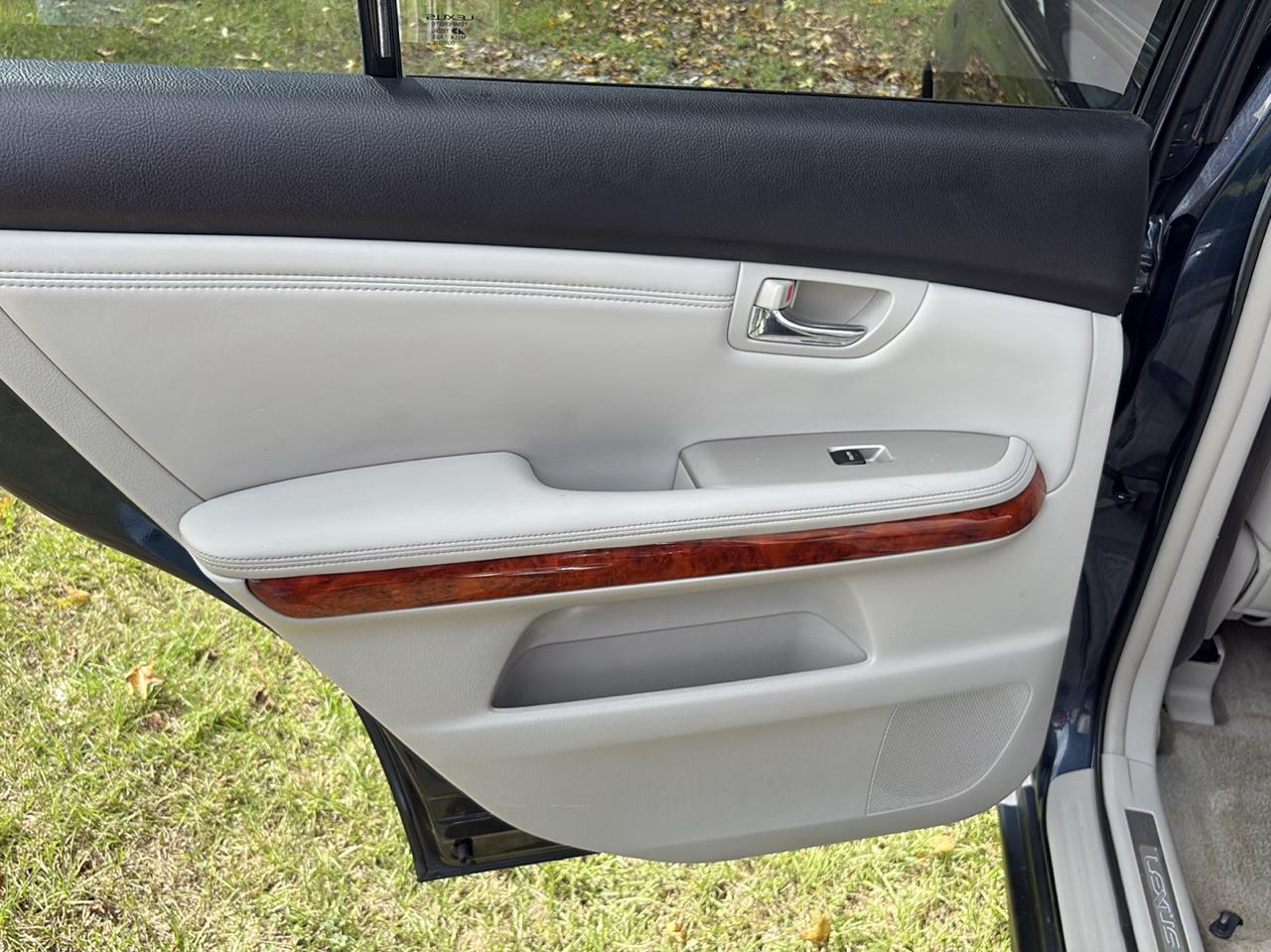Lexus RX 330 4dr SUV 2005