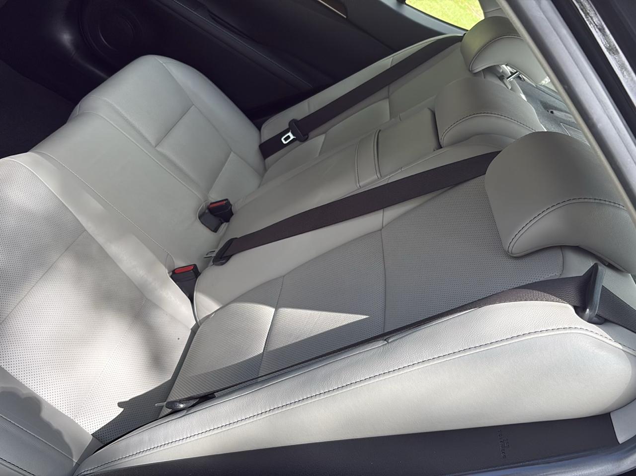 Lexus ES 350 Sedan 2013