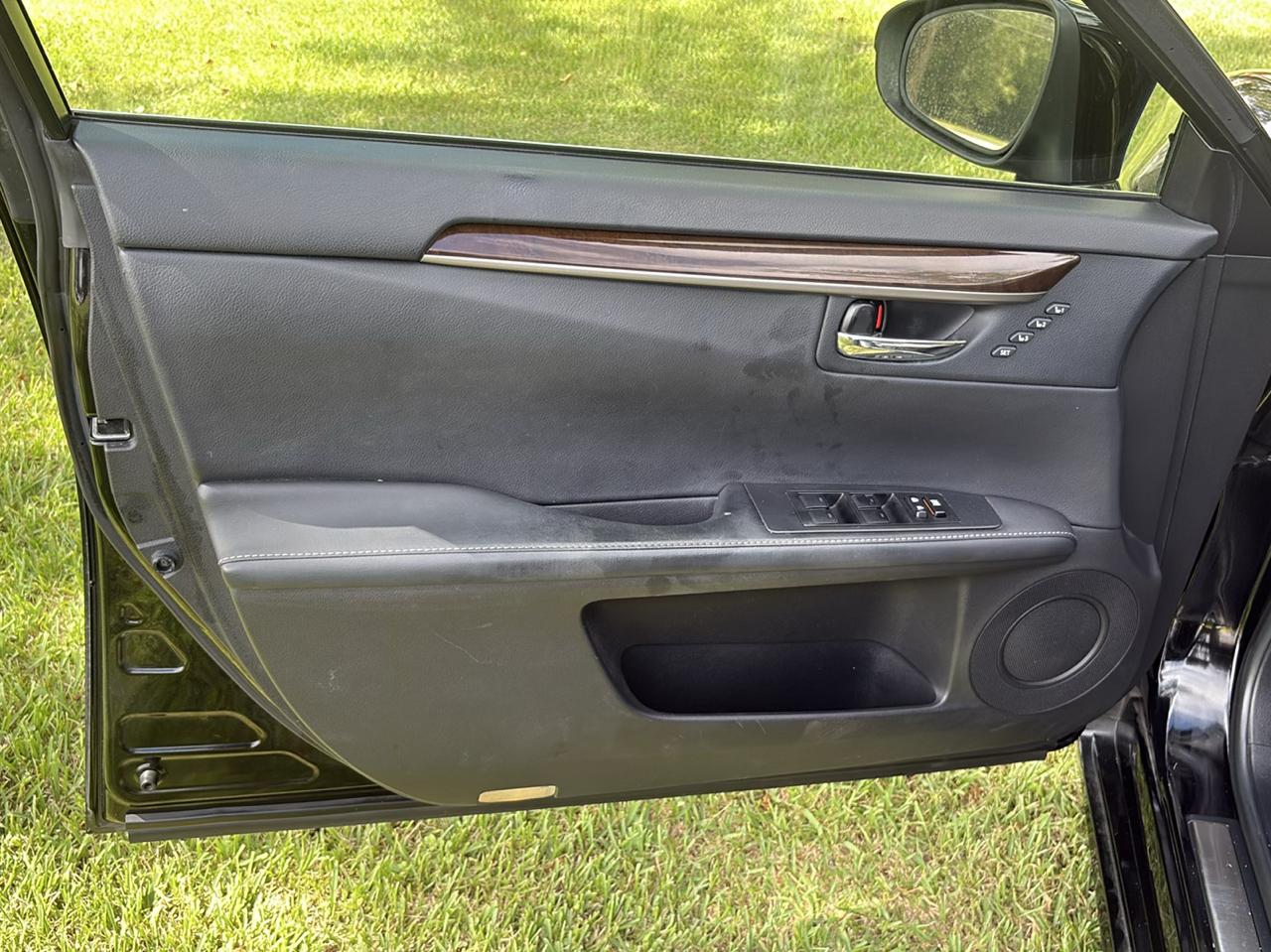 Lexus ES 350 Sedan 2013