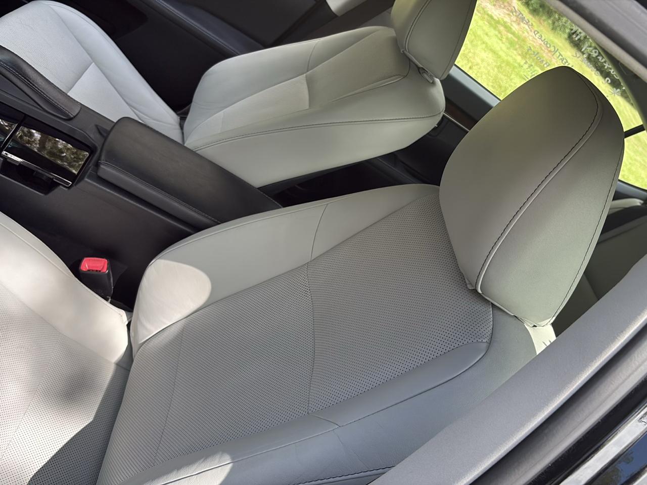 Lexus ES 350 Sedan 2013
