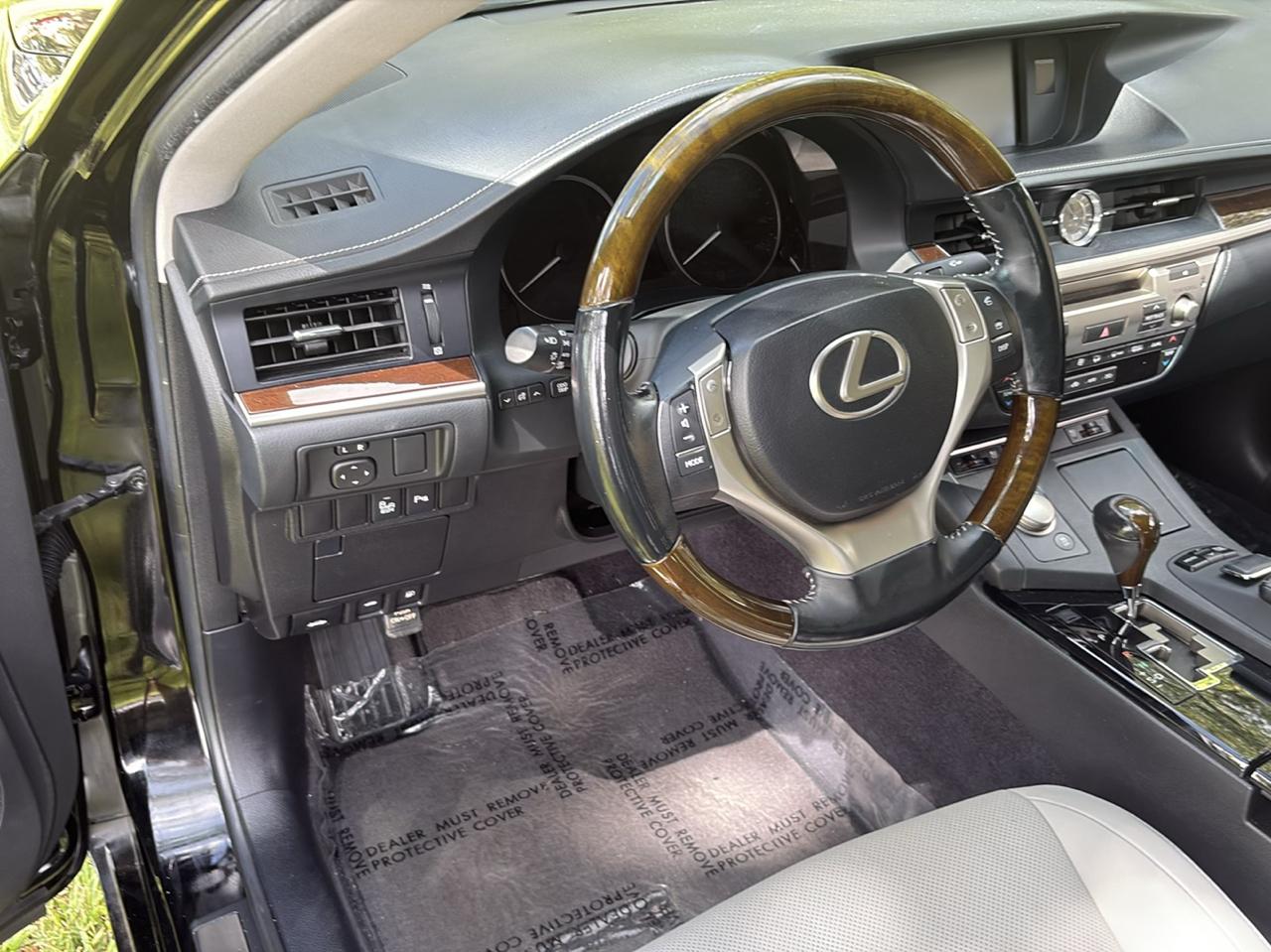 Lexus ES 350 Sedan 2013