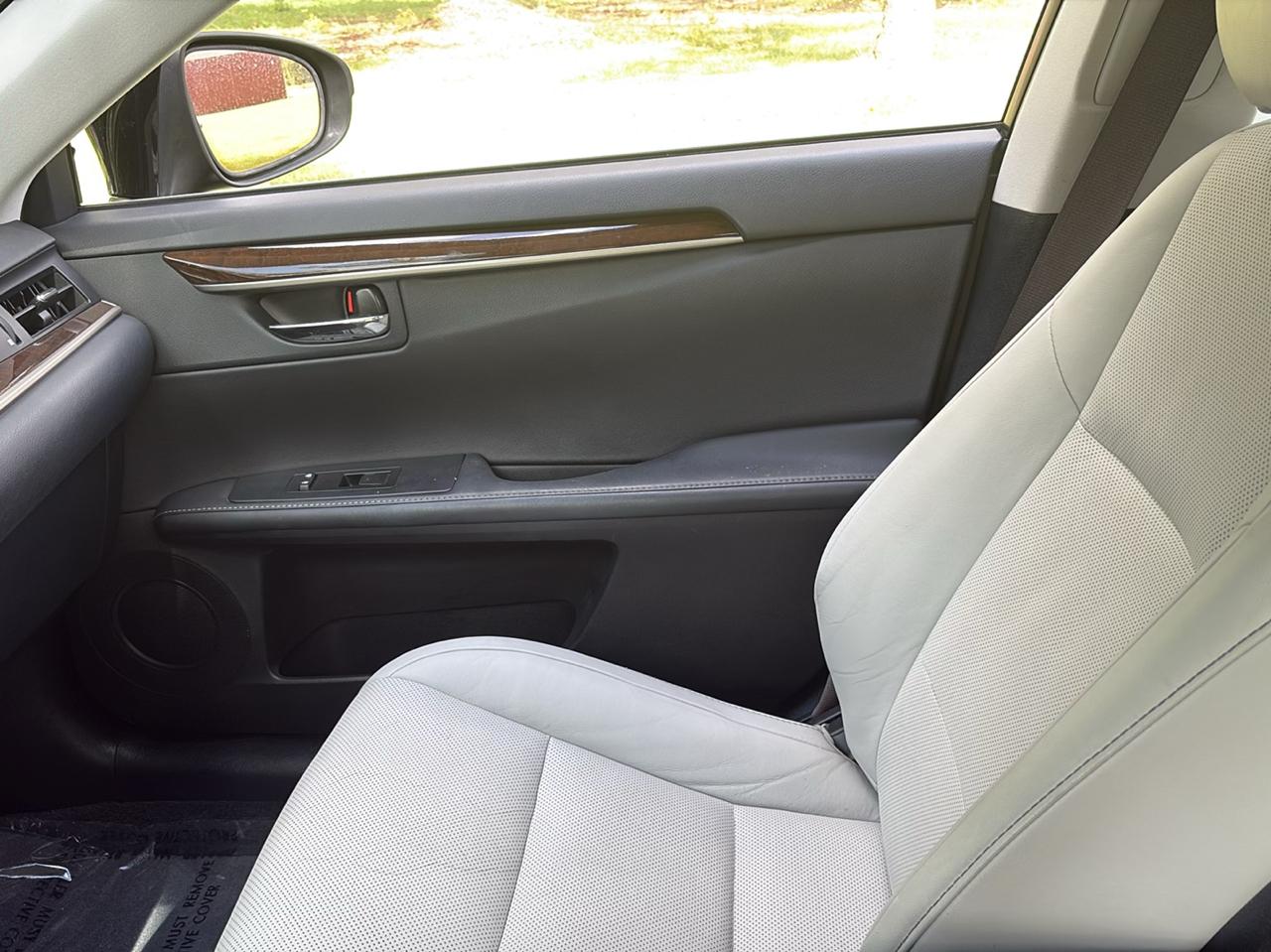 Lexus ES 350 Sedan 2013