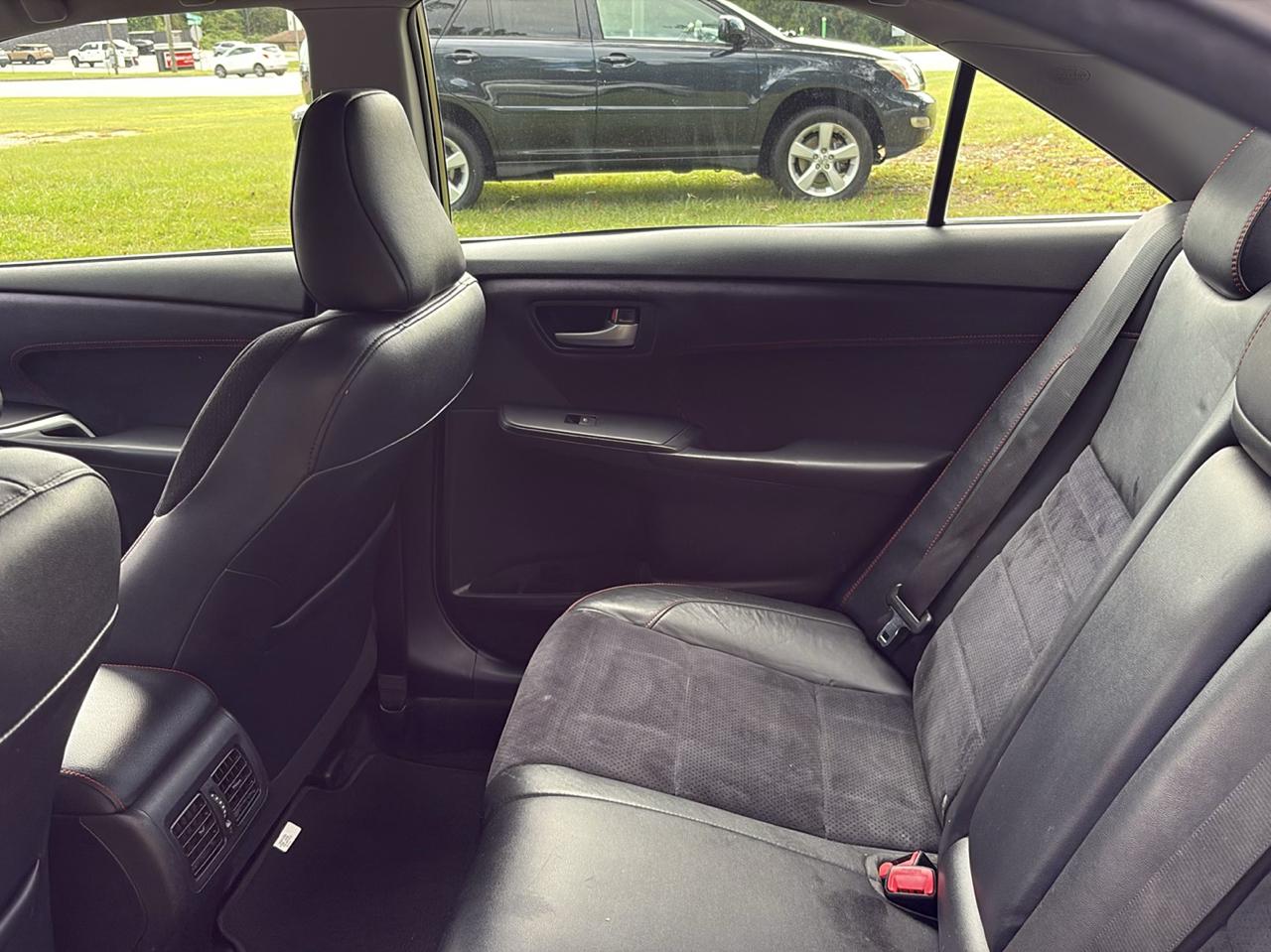Toyota Camry SE 2015