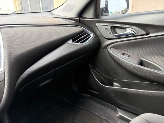 Chevrolet Malibu 4dr Sdn LT w/1LT 2018 Chevrolet Malibu 4dr Sdn LT w/1LT 2018