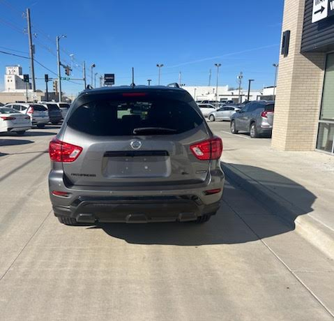 Nissan Pathfinder FWD SL 2018