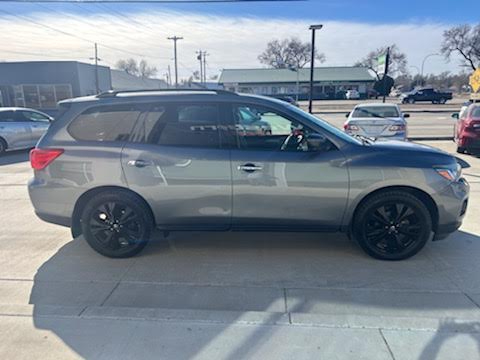 Nissan Pathfinder FWD SL 2018