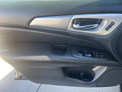 Nissan Pathfinder FWD SL 2018