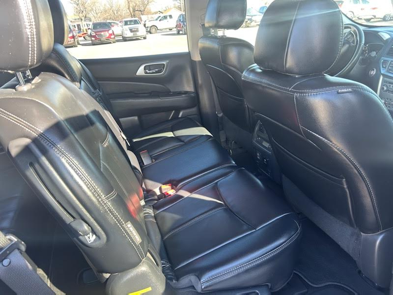 Nissan Pathfinder FWD SL 2018