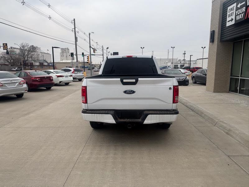 Ford F-150 2WD SuperCrew 157" Lariat 2016