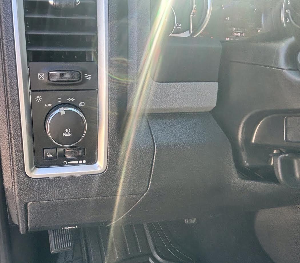 RAM 1500 2WD Quad Cab 140.5" Lone Star 2013