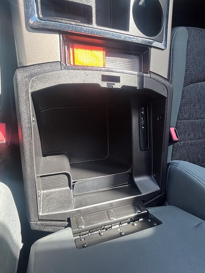 RAM 1500 2WD Quad Cab 140.5" Lone Star 2013