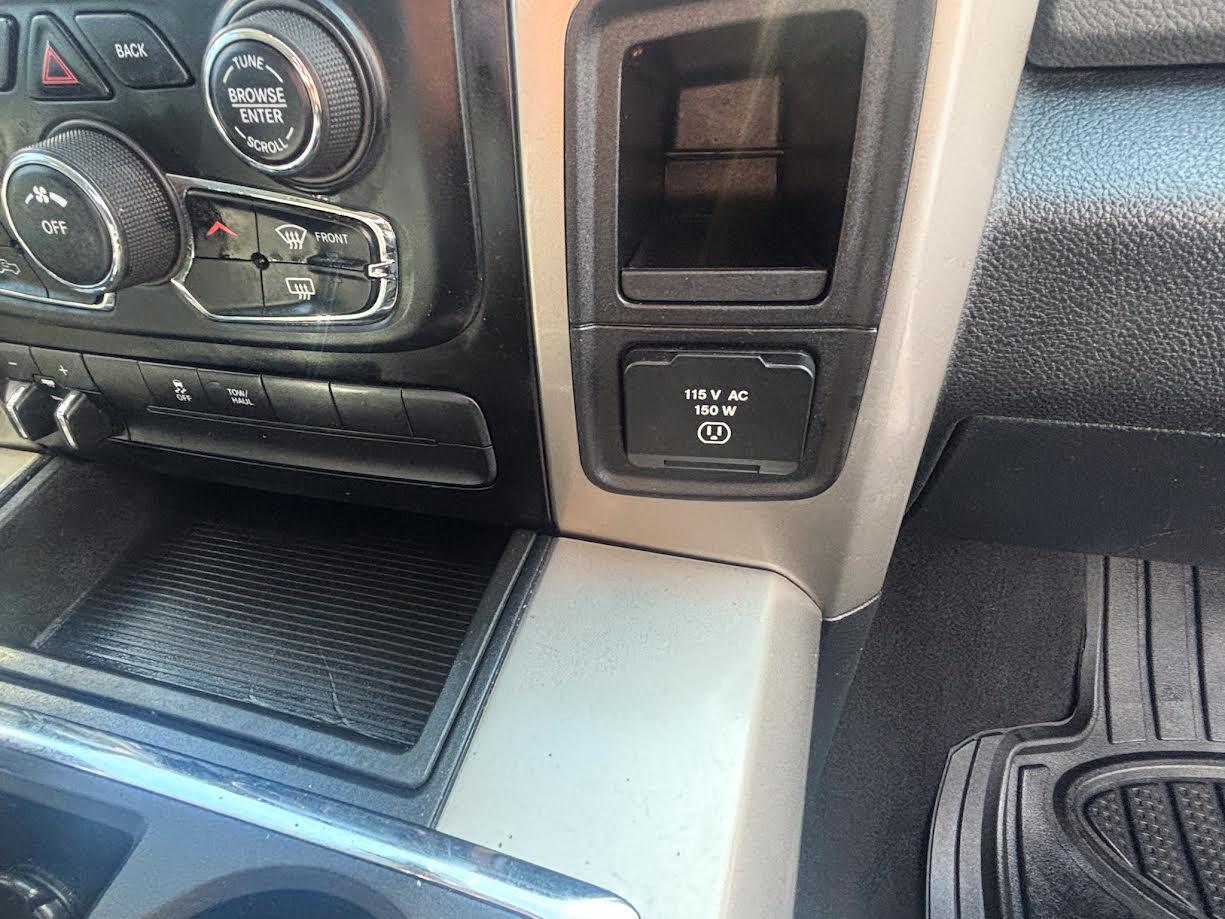 RAM 1500 2WD Quad Cab 140.5" Lone Star 2013