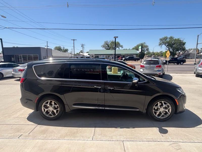 Chrysler Pacifica Limited FWD 2018