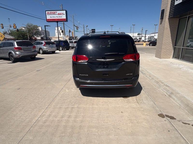 Chrysler Pacifica Limited FWD 2018