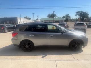 Nissan Pathfinder FWD SL 2018