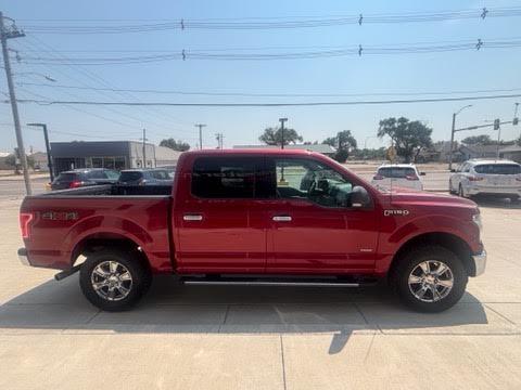 Ford F-150 4WD SuperCrew 145" Lariat 2015