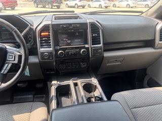 Ford F-150 4WD SuperCrew 145" Lariat 2015