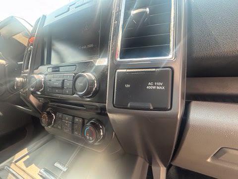 Ford F-150 4WD SuperCrew 145" Lariat 2015