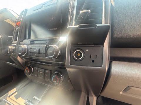 Ford F-150 4WD SuperCrew 145" Lariat 2015