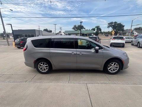 Chrysler Pacifica Touring FWD 2017