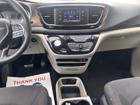 Chrysler Pacifica Touring FWD 2017