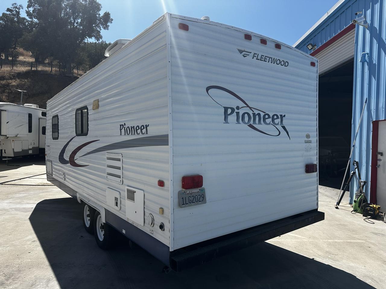 Fleetwood Pioneer  2005