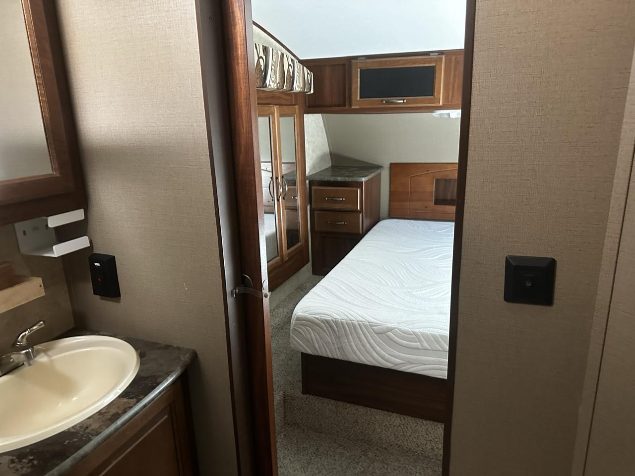 Keystone RV Cougar  2015