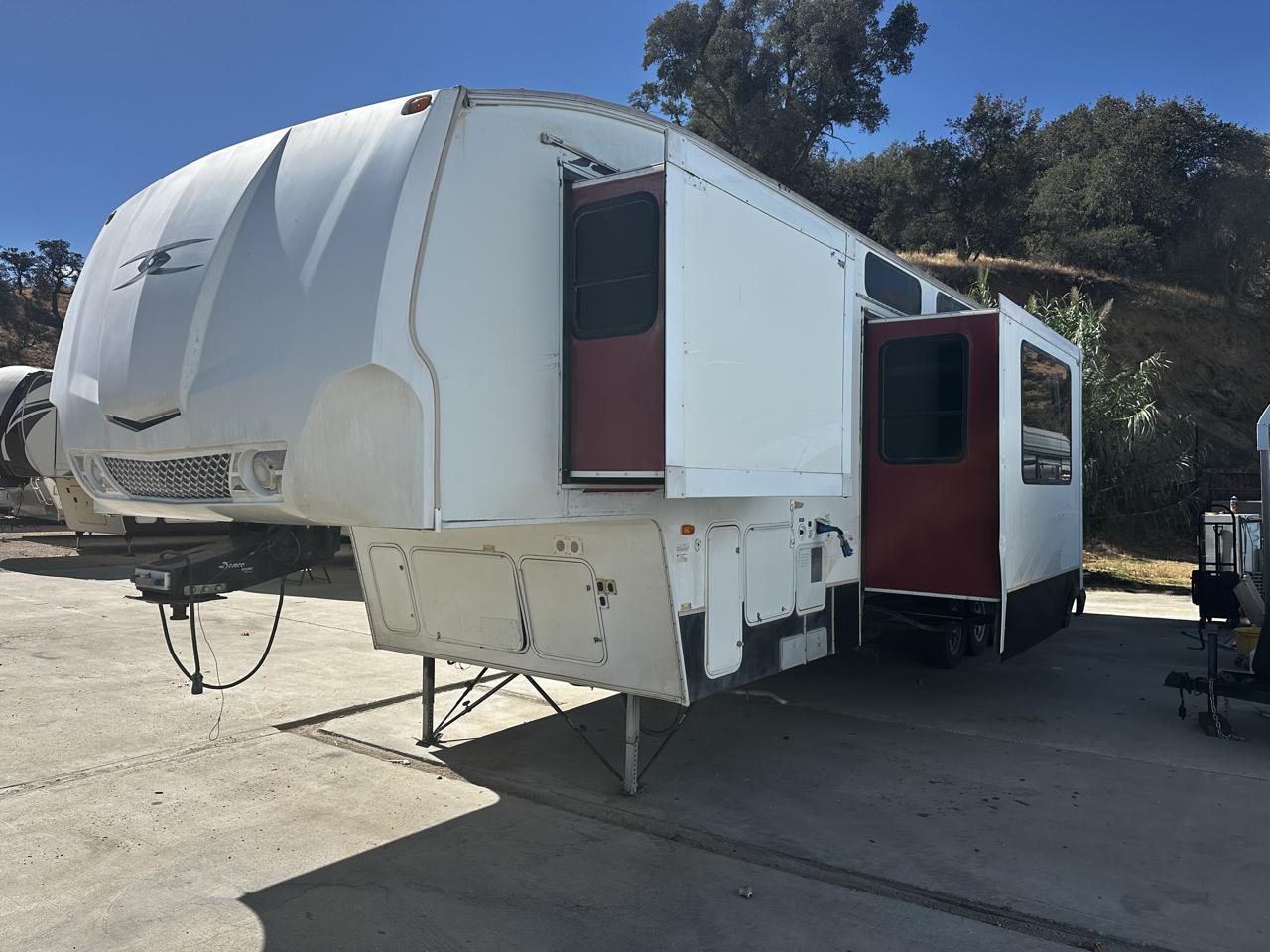 Keystone RV Fuzion Toy Hauler  2008