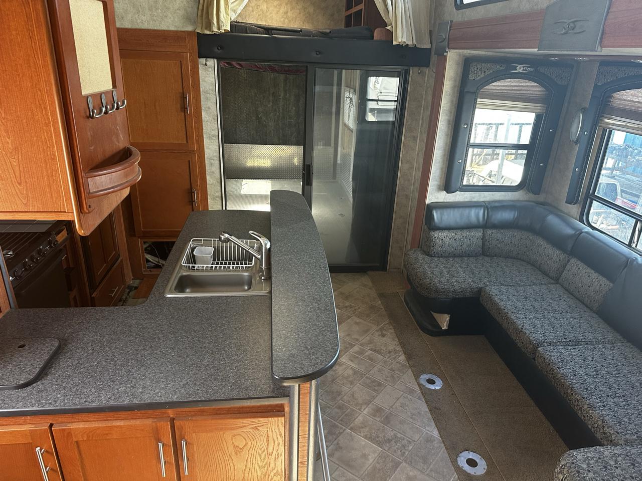 Keystone RV Fuzion Toy Hauler  2008