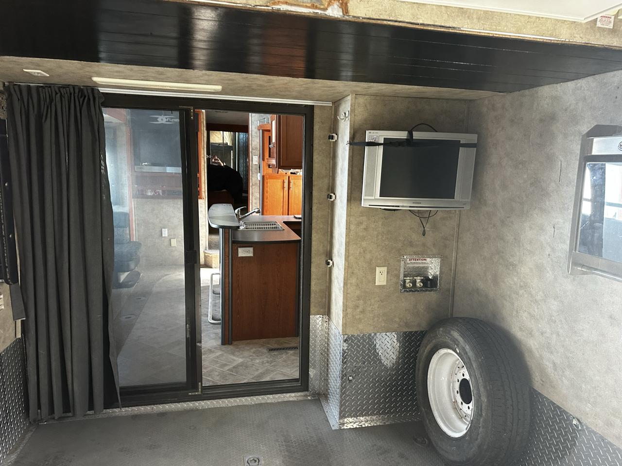 Keystone RV Fuzion Toy Hauler  2008