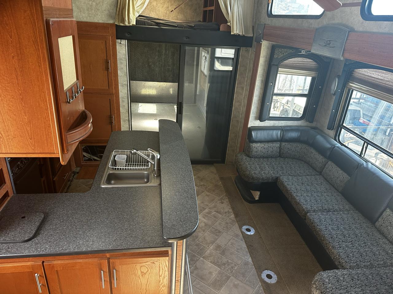 Keystone RV Fuzion Toy Hauler  2008