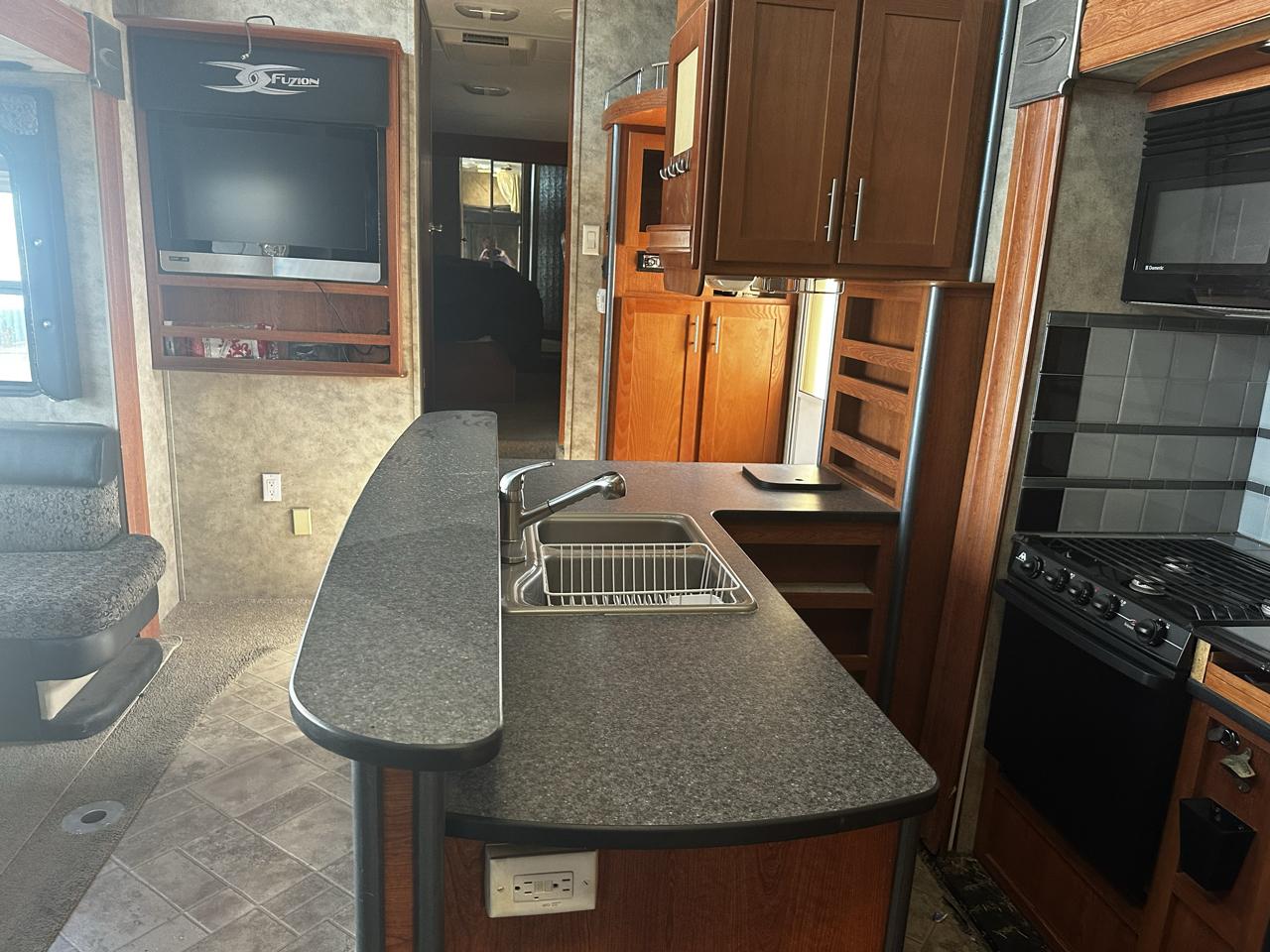 Keystone RV Fuzion Toy Hauler  2008