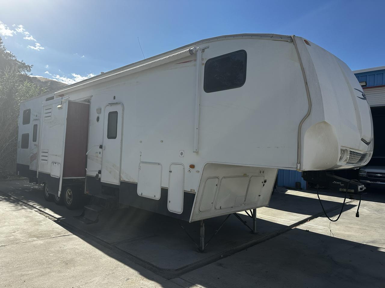 Keystone RV Fuzion Toy Hauler  2008