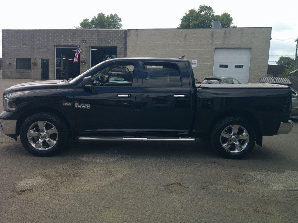 RAM 1500 SLT Crew Cab SWB 4WD 2014