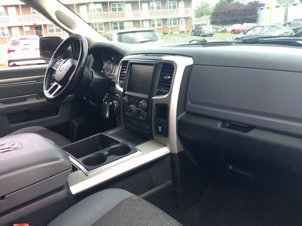 RAM 1500 SLT Crew Cab SWB 4WD 2014