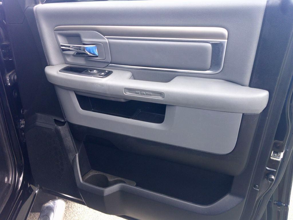 RAM 1500 SLT Crew Cab SWB 4WD 2014